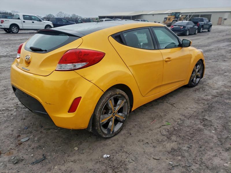 Photo 3 from auction – 2016 HYUNDAI VELOSTER with VIN KMHTC6AD0GU303559