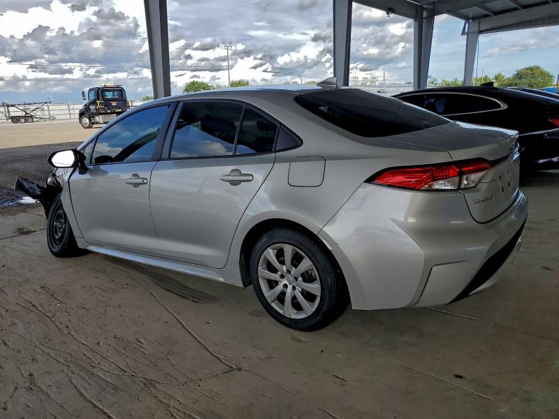 Photo 2 from auction – 2022 TOYOTA COROLLA LE with VIN 5YFEPMAE2NP297191
