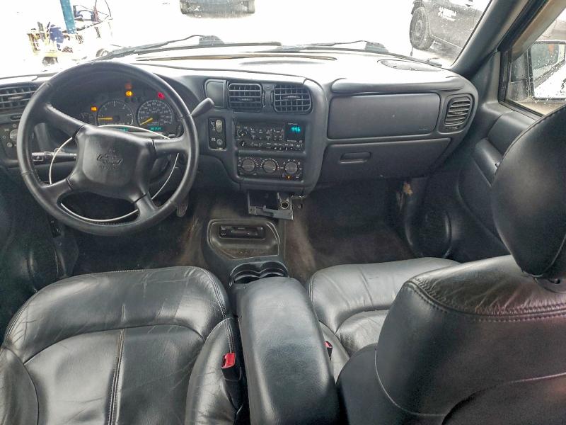 Photo 8 from auction – 2001 CHEVROLET BLAZER with VIN 1GNCS13W912164129