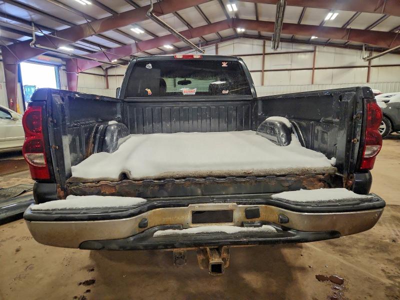 Photo 6 from auction – 2004 CHEVROLET SILVERADO with VIN 2GCEK19T741110217