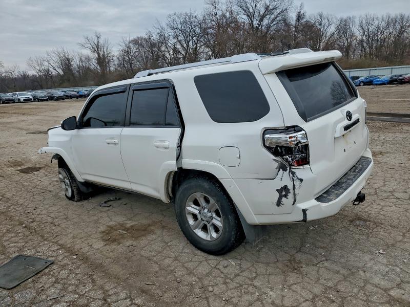 Photo 2 from auction – 2014 TOYOTA 4RUNNER SR with VIN JTEBU5JR6E5171297