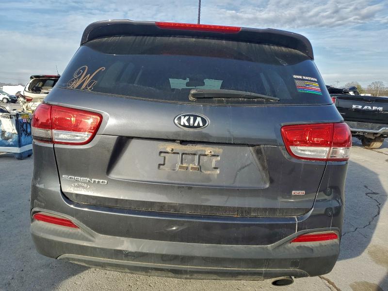 Photo 6 from auction – 2016 KIA SORENTO LX with VIN 5XYPG4A34GG169338
