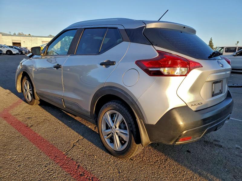Photo 2 from auction – 2019 NISSAN KICKS S with VIN 3N1CP5CU3KL481343