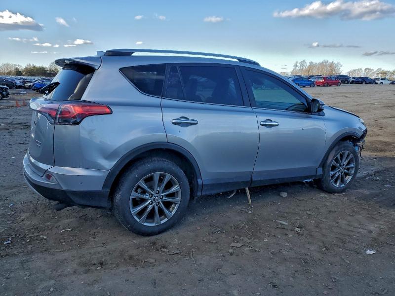 Photo 3 from auction – 2018 TOYOTA RAV4 LIMIT with VIN JTMDFREVXJJ192435
