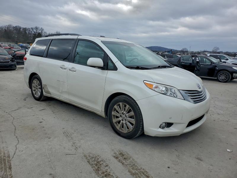 Photo 4 from auction – 2011 TOYOTA SIENNA XLE with VIN 5TDYK3DC8BS069750