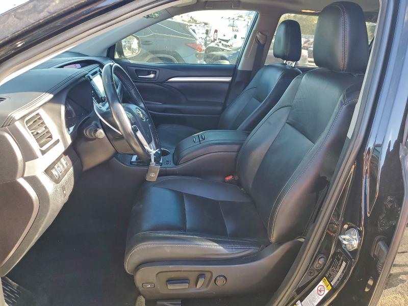 Photo 7 from auction – 2019 TOYOTA HIGHLANDER with VIN 5TDKZRFH9KS565234