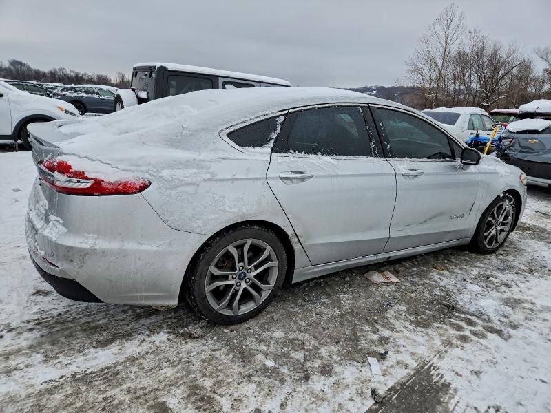 Photo 3 from auction – 2019 FORD FUSION TIT with VIN 3FA6P0RU6KR182162