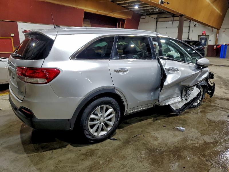 Photo 3 from auction – 2017 KIA SORENTO LX with VIN 5XYPGDA58HG328526