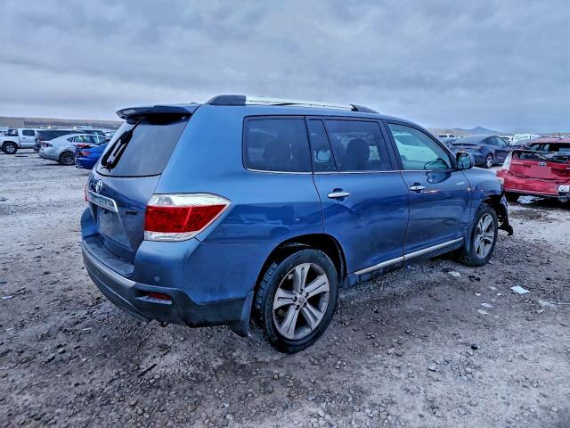 Photo 3 from auction – 2011 TOYOTA HIGHLANDER with VIN 5TDDK3EHXBS043823