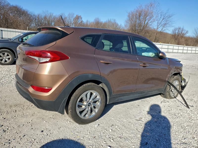 Photo 3 from auction – 2016 HYUNDAI TUCSON SE with VIN KM8J23A47GU224883