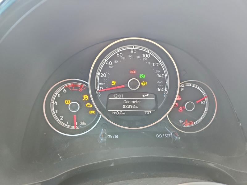 Photo 9 from auction – 2018 VOLKSWAGEN BEETLE S with VIN 3VWFD7AT4JM708196