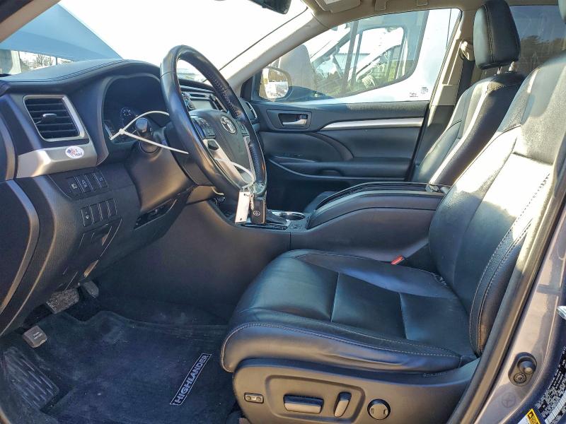 Photo 7 from auction – 2017 TOYOTA HIGHLANDER with VIN 5TDJZRFH9HS408176