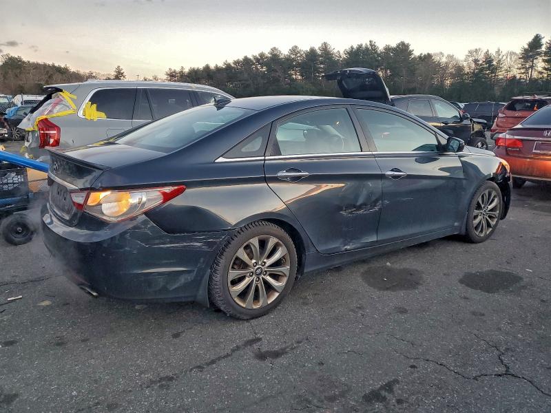 Foto 3 de la subasta – 2013 HYUNDAI SONATA SE con VIN 5NPEC4AC8DH627681