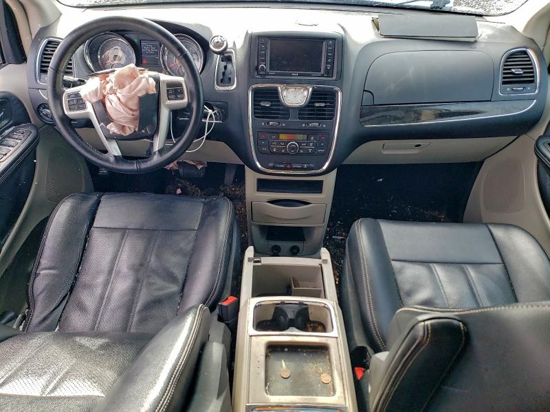 Photo 8 from auction – 2015 CHRYSLER TOWN & COU with VIN 2C4RC1CG0FR674404