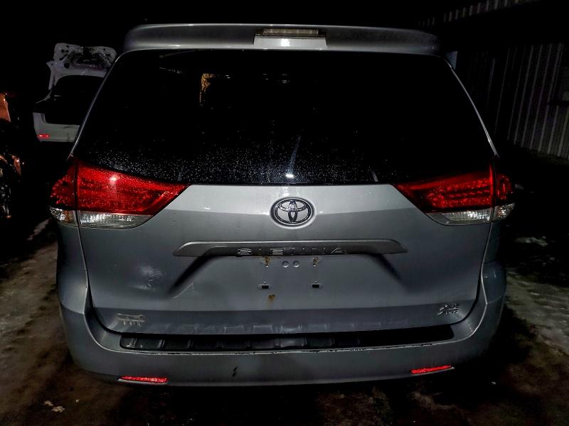 Photo 6 from auction – 2014 TOYOTA SIENNA XLE with VIN 5TDDK3DC9ES072949