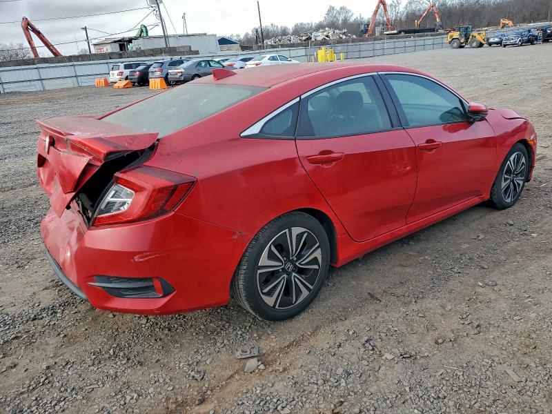 Photo 3 from auction – 2017 HONDA CIVIC with VIN 2HGFC1F34HH640424