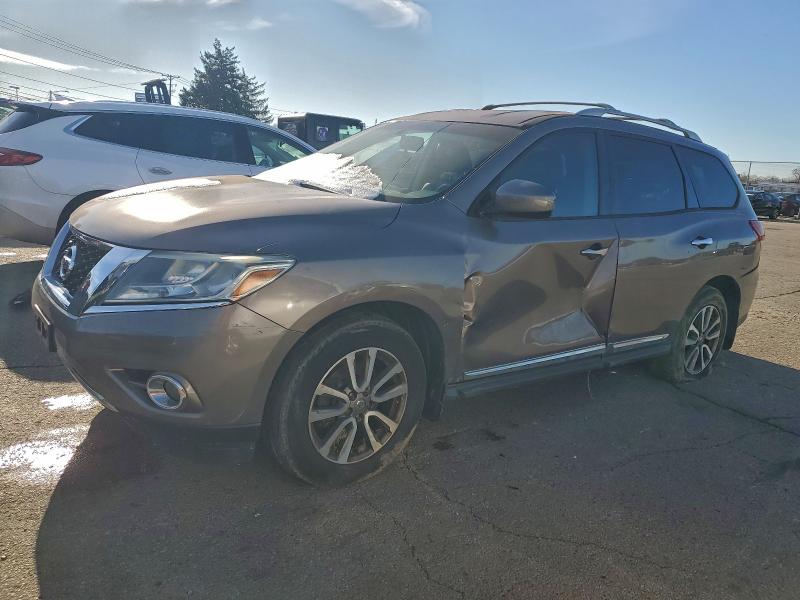 NISSAN PATHFINDER 2013 with VIN 5N1AR2MM5DC645875 - Photo from auction