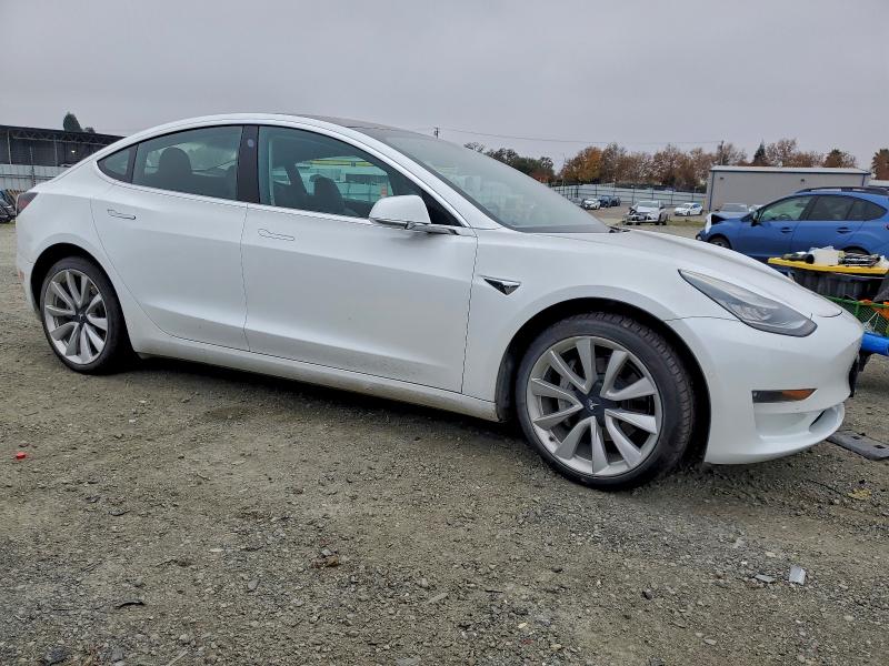 Photo 4 from auction – 2018 TESLA MODEL 3 with VIN 5YJ3E1EB9JF134250