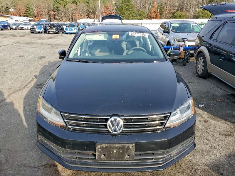 Photo 5 from auction – 2017 VOLKSWAGEN JETTA S with VIN 3VW2B7AJ7HM351965