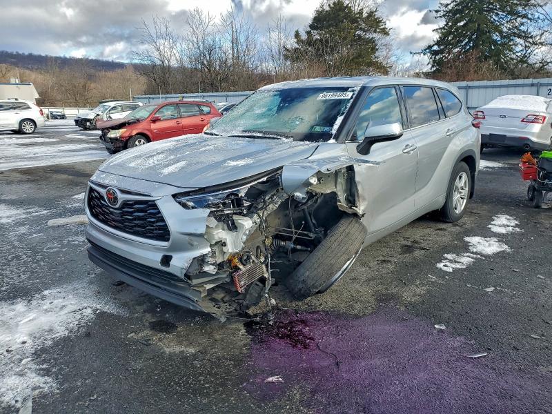 TOYOTA HIGHLANDER 2021 with VIN 5TDBZRBH4MS531646 - Photo from auction