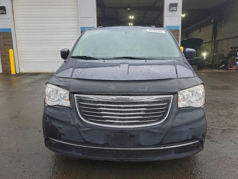 Photo 5 from auction – 2013 CHRYSLER TOWN & COU with VIN 2C4RC1BG3DR648894