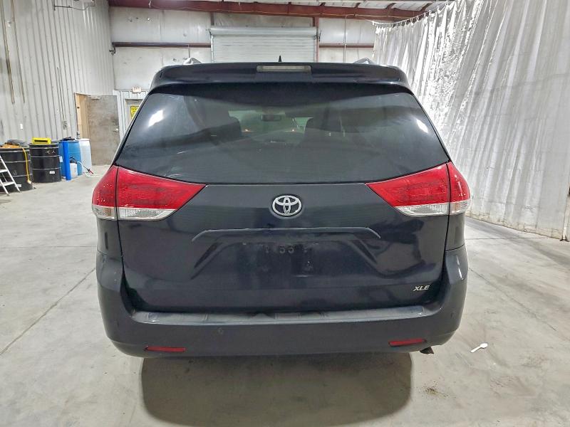 Photo 6 from auction – 2012 TOYOTA SIENNA XLE with VIN 5TDYK3DC2CS179050