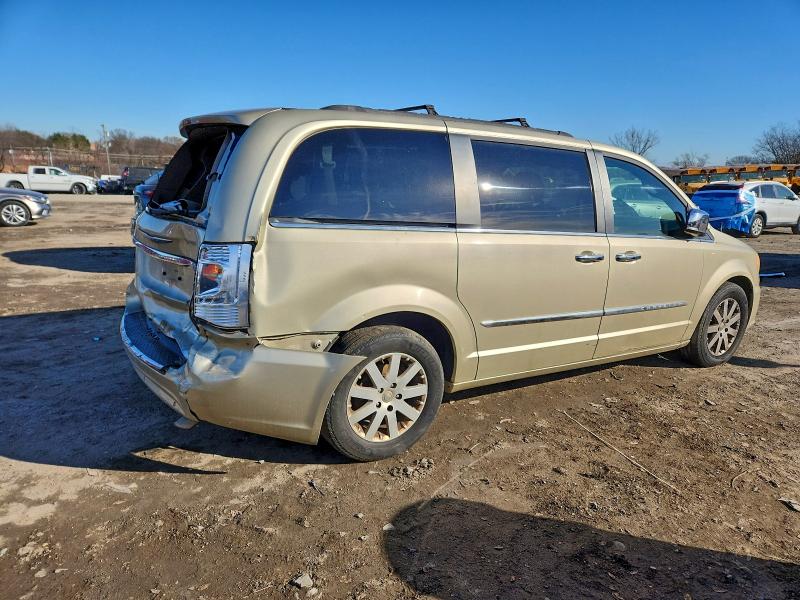Photo 3 from auction – 2011 CHRYSLER TOWN & COU with VIN 2A4RR8DG8BR614770