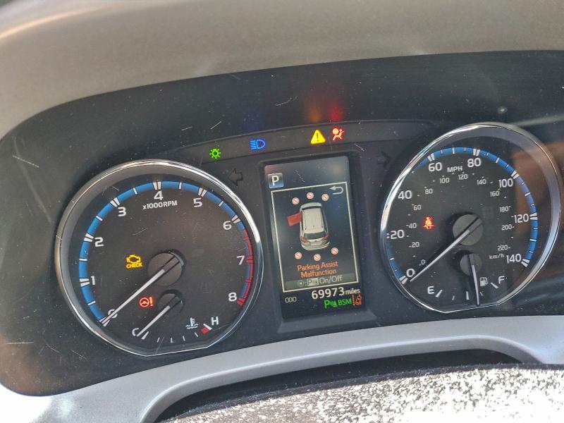 Photo 9 from auction – 2018 TOYOTA RAV 4 with VIN 2T3DFREV8JW768900