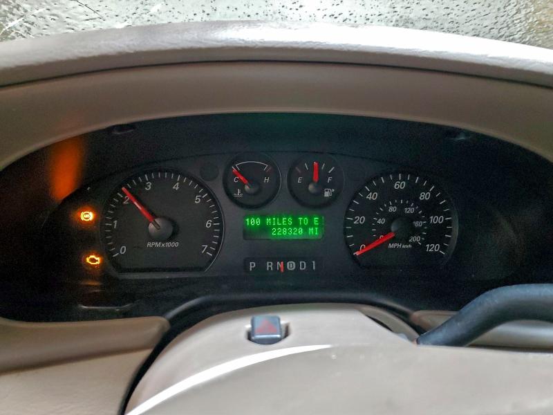 Photo 9 from auction – 2004 FORD TAURUS SE with VIN 1FAFP53U04A100168
