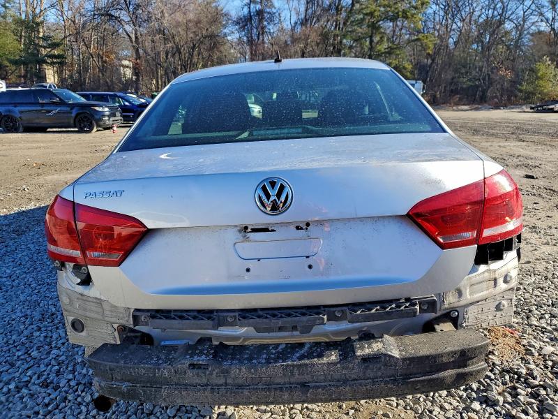 Photo 6 from auction – 2013 VOLKSWAGEN PASSAT S with VIN 1VWAP7A37DC093330
