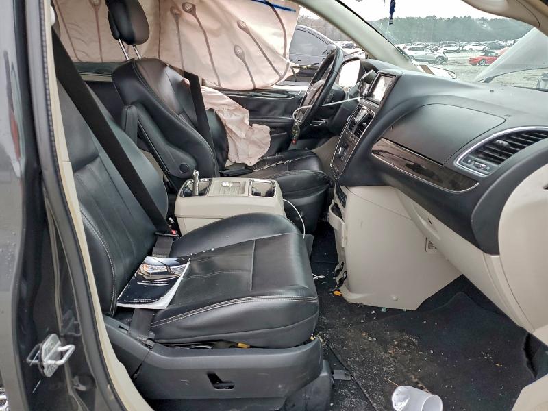 Photo 7 from auction – 2012 CHRYSLER TOWN & COU with VIN 2C4RC1CG3CR414610