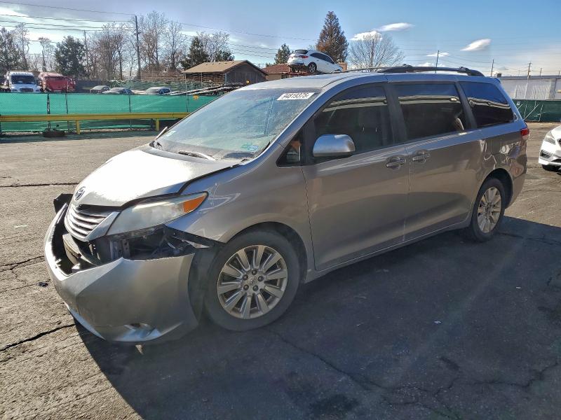TOYOTA SIENNA XLE 2013 with VIN 5TDDK3DC8DS053632 - Photo from auction
