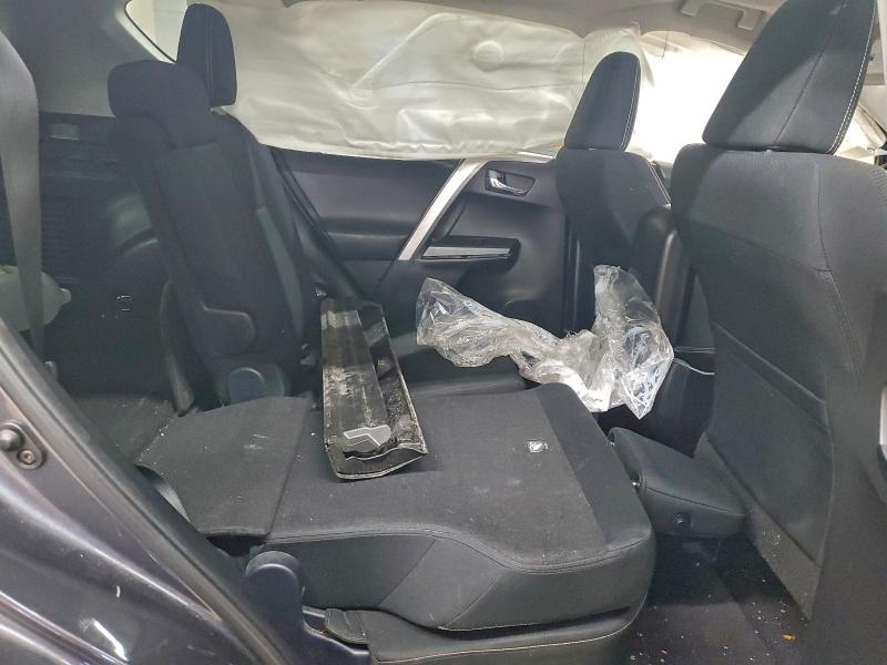 Photo 11 from auction – 2017 TOYOTA RAV4 XLE with VIN JTMWFREV3HJ715801