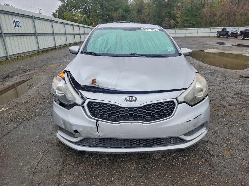 Photo 5 from auction – 2016 KIA FORTE LX with VIN KNAFX4A66G5528071