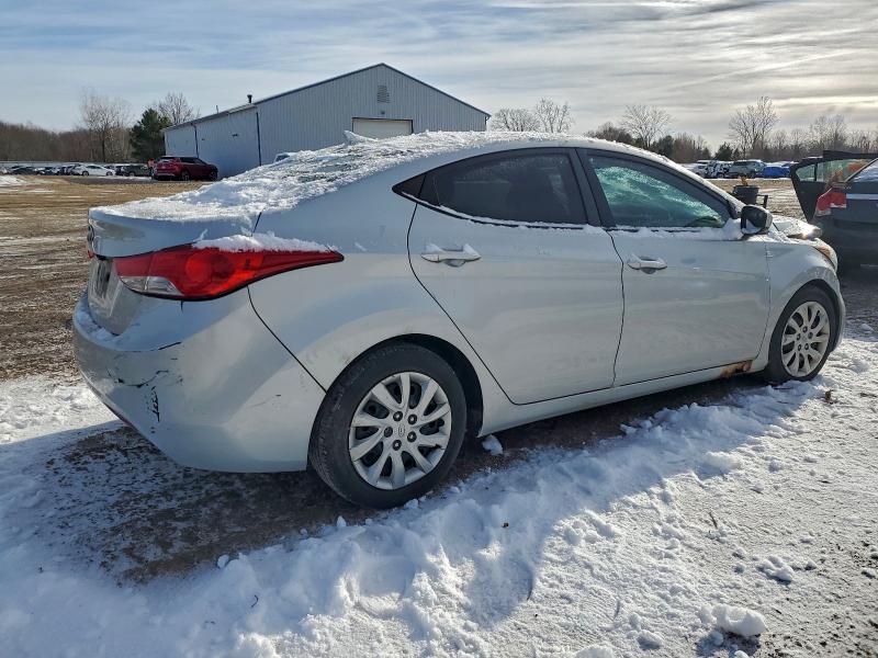 Photo 3 from auction – 2011 HYUNDAI ELANTRA GL with VIN 5NPDH4AE4BH041779
