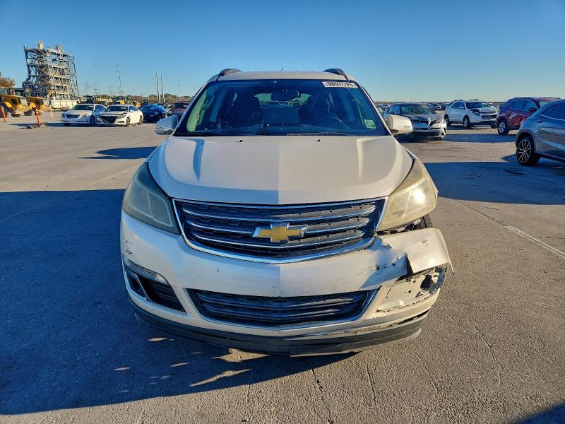 Photo 5 from auction – 2015 CHEVROLET TRAVERSE L with VIN 1GNKRGKD2FJ191759