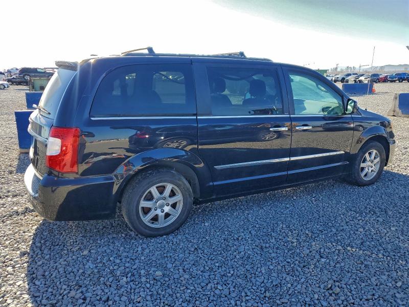 Photo 3 from auction – 2011 CHRYSLER TOWN AND C with VIN 2A4RR5DG5BR712363