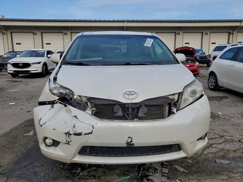 Photo 5 from auction – 2016 TOYOTA SIENNA XLE with VIN 5TDDK3DC8GS133033