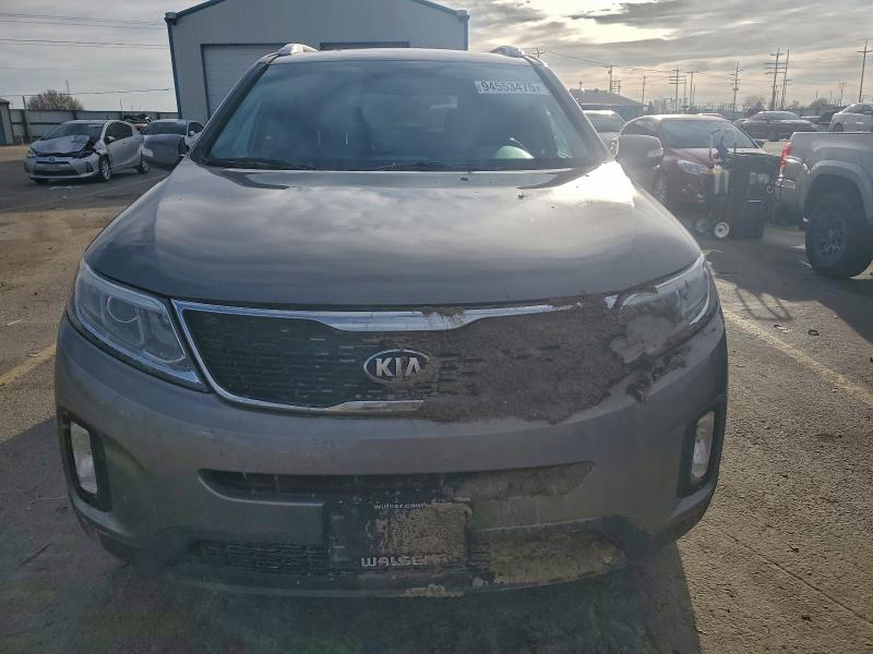 Photo 5 from auction – 2014 KIA SORENTO with VIN 5XYKTCA6XEG442502