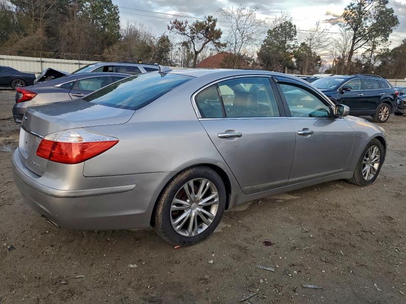 Photo 3 from auction – 2011 HYUNDAI GENESIS 4. with VIN KMHGC4DF1BU118660