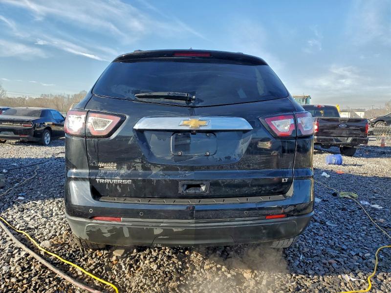 Photo 6 from auction – 2017 CHEVROLET TRAVERSE L with VIN 1GNKRGKD9HJ352952