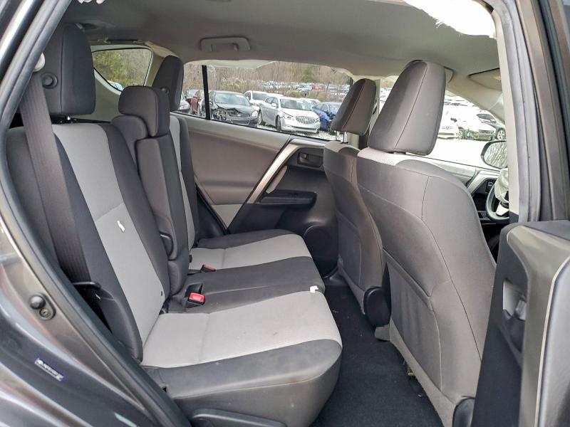 Photo 10 from auction – 2013 TOYOTA RAV4 LE with VIN JTMZFREV1D5017297