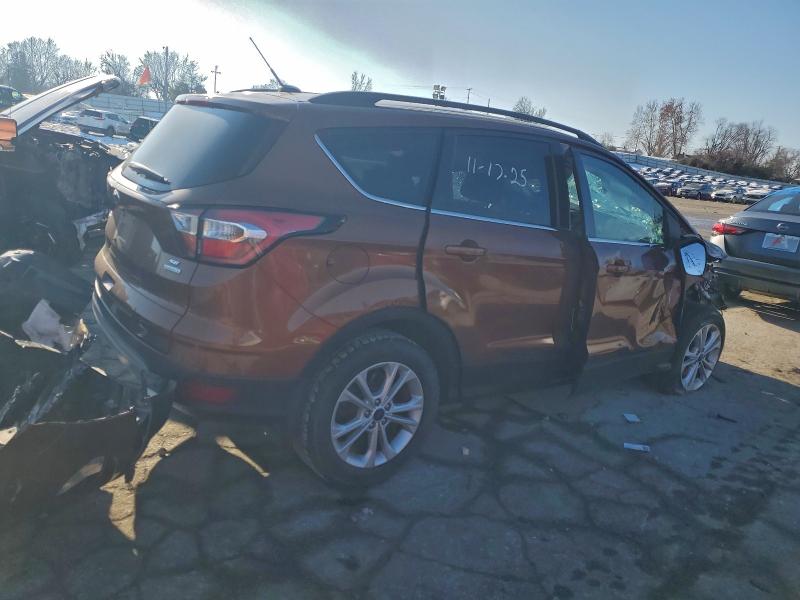 Photo 3 from auction – 2017 FORD ESCAPE SE with VIN 1FMCU0GD3HUE90962