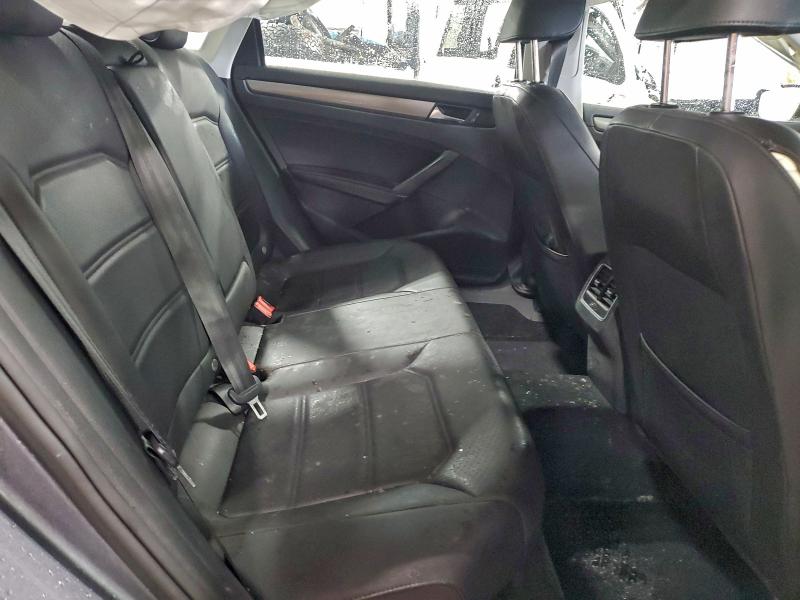 Photo 10 from auction – 2015 VOLKSWAGEN PASSAT SE with VIN 1VWBT7A38FC025640
