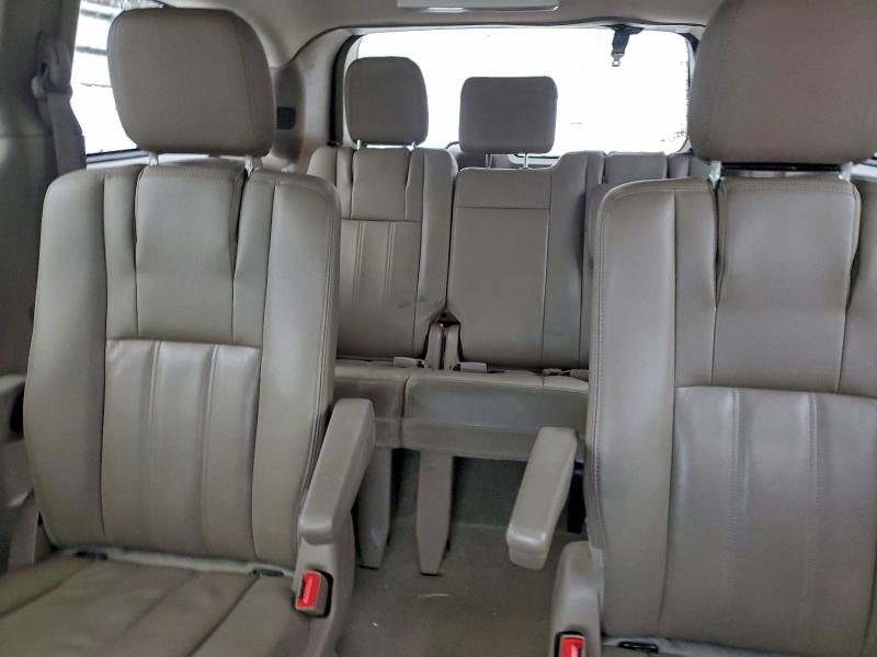 Photo 10 from auction – 2016 CHRYSLER TOWN & COU with VIN 2C4RC1BG0GR260056