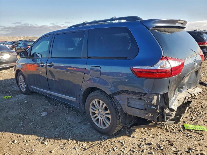 Photo 2 from auction – 2017 TOYOTA SIENNA XLE with VIN 5TDYZ3DC0HS889244