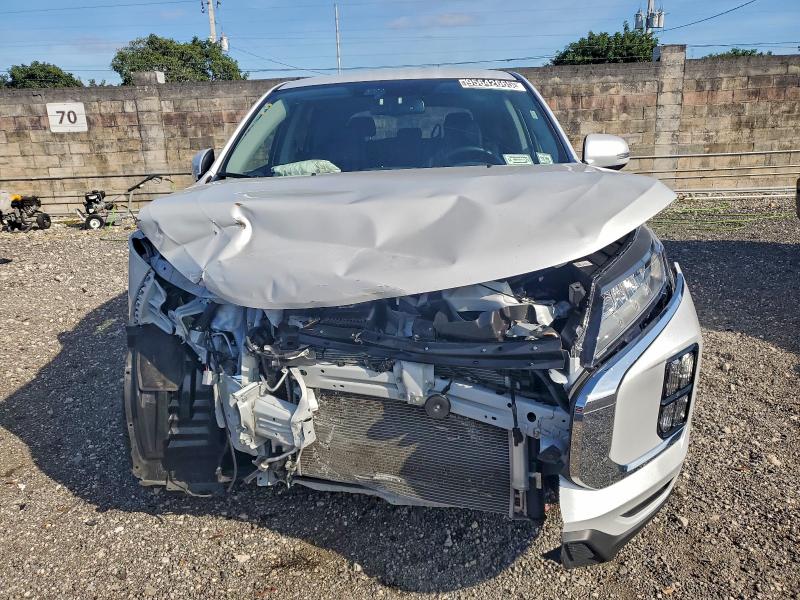 Photo 5 from auction – 2025 MITSUBISHI OUTLANDER with VIN JA4ARUAU8SU001664