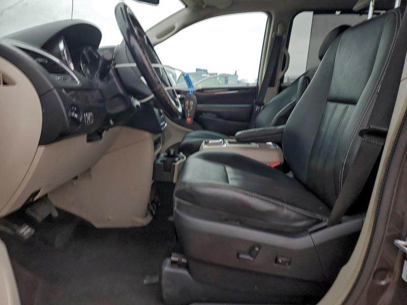 Photo 7 from auction – 2016 CHRYSLER TOWN & COU with VIN 2C4RC1CG1GR128082