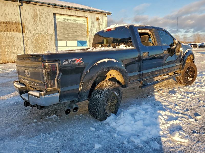 Photo 3 from auction – 2017 FORD F350 SUPER with VIN 1FT8W3BT4HEB27827