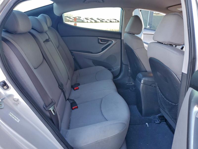 Photo 10 from auction – 2012 HYUNDAI ELANTRA GL with VIN KMHDH4AE4CU219337